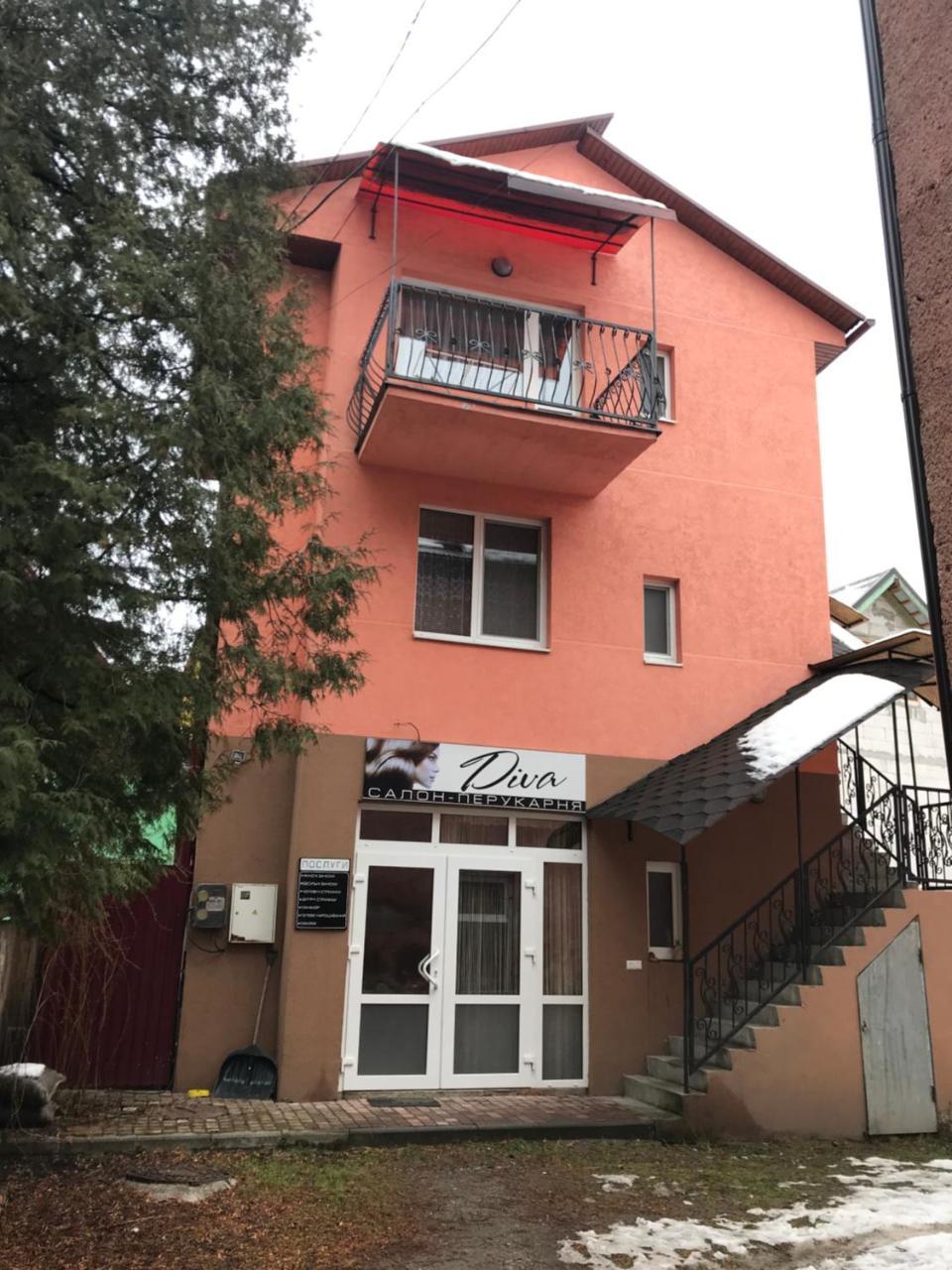 Zatishok Guest House ラーヒフ エクステリア 写真